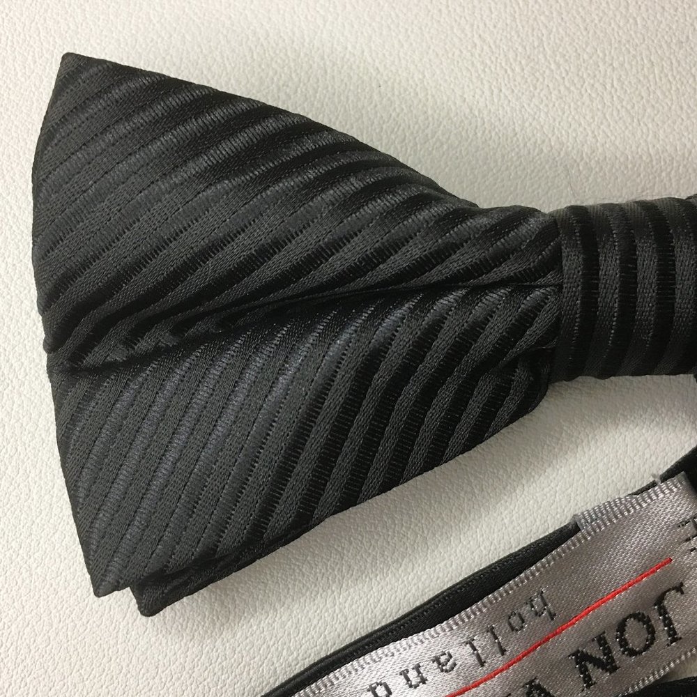 JON VANDYK HOLLAND Vintage Vibe Semi-Butterfly Bow Tie ▶◀ 𝔹ℝ𝔸ℕ𝔻 ℕ𝔼𝕎! - Picture 2 of 10